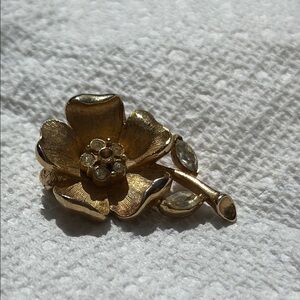 Vintage golden pansy brooch signed Francois by CORO